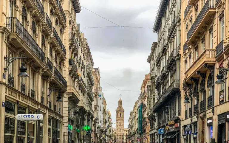 Dormir à Valence côté centre historique ou côté plage, quel quartier choisir vraiment ?